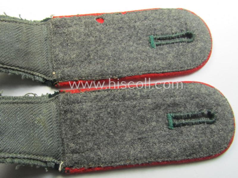 Attractive - and matching! - early- (ie. pre-) war-period WH (Heeres) 'M36'- (ie. 'M40'-) pattern 'cyphered' NCO-type shoulderstraps as intended for an: 'Uffz. u. Mitglied des Art.-Beo.-Abts. 16' that comes with a period photo