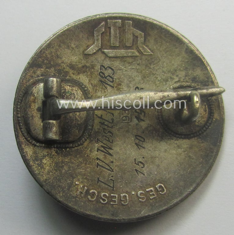Enamelled lapel-pin: 'Der Stahlhelm' - Bund der Frontsoldaten (Sta) - Eintrittsabzeichen 1928' being a period-engraved example that comes in an overall very nicely preserved condition