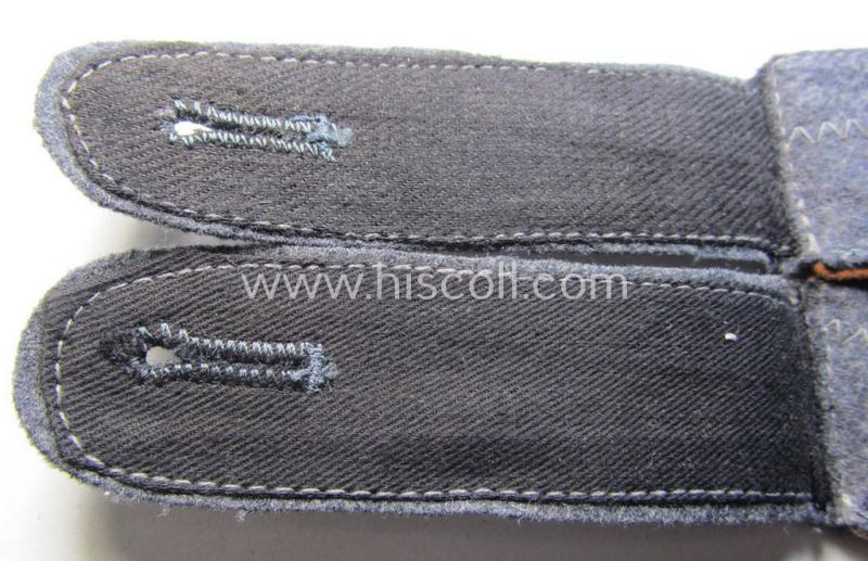 Attractive - and fully matching! - pair of WH (Luftwaffe) EM-type shoulderstraps as piped in the light- ie. rust-brown- (ie. 'hell- o. kupferbrauner'-) coloured branchcolour as was intended for a: 'Soldat der LW-Nachrichten-Truppen'