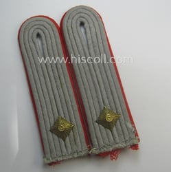 Fully matching pair of WH (Heeres) officers'-pattern shoulderboards...
