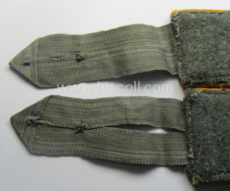 Pair of WH (Heeres) simplified- ie. 'last-ditch'- (ie. 'M44/M45'-) pattern EM-type shoulderstraps: 'Soldat eines Kav. o. Aufkl.-Abts. o. Rgts.'