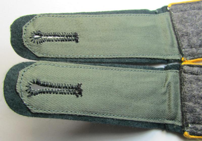 Attractive - and/or fully matching! - pair of early- (ie. pre-) war-period- ie. 'M36'/'M40'-pattern, WH (Heeres) NCO-type shoulderstraps as were intended for an: 'Unteroffizier eines Kavallerie- o. Aufklärungs-Abteilungs'