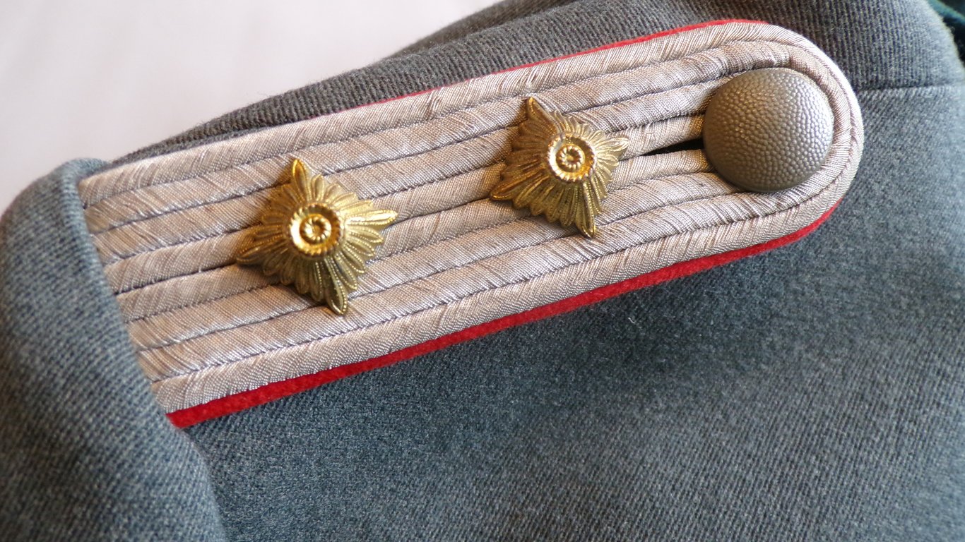 Army Artillery Hauptmann Tunic - Jos. Brüggen Bonn