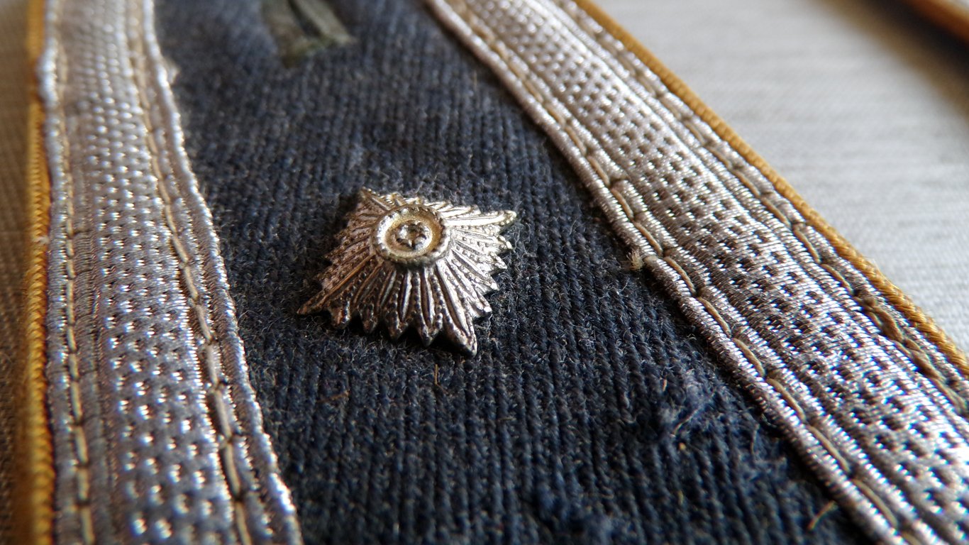 LW Oberfeldwebel Shoulder Boards – Flight / Fallschirmjäger