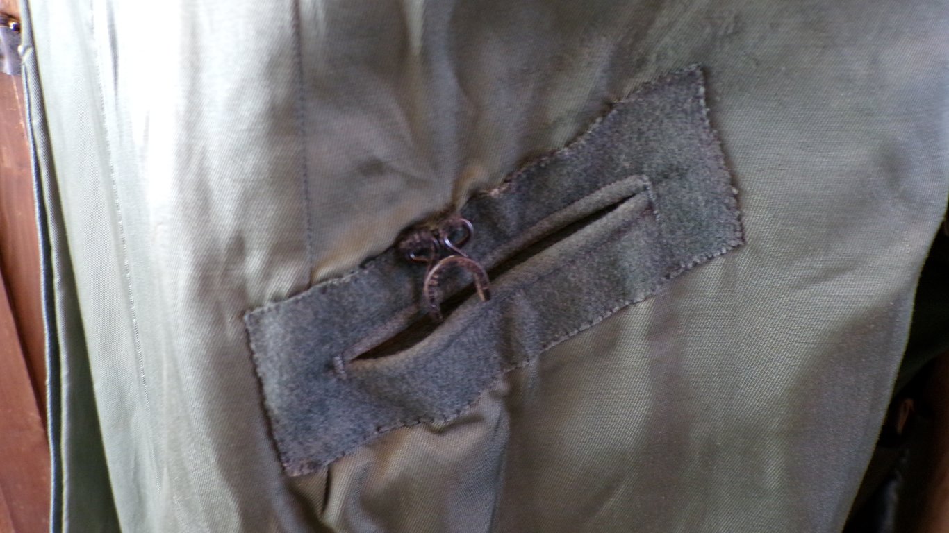 M36 Officers Greatcoat Hauptmann Beobachtungsabteilung