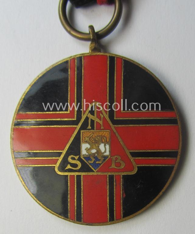 Superb - and very nicely preserved! - Dutch NSB-party-related: 'Marschmedaille' being a multi-coloured, enamelled specimen that was issued to commemorate participation in the: 'NSB - Hou Zee - Jaarlijkse Afstandmarsch 1935'