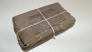 Verbandpäckchen (field dressing) 1944