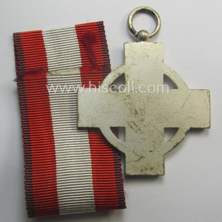 Attractive, 'Feuerwehr-Ehrenzeichen der II. Stufe' that comes together with its period piece of ribbon (ie. 'Bandabschnitt') as issued and/or recently found