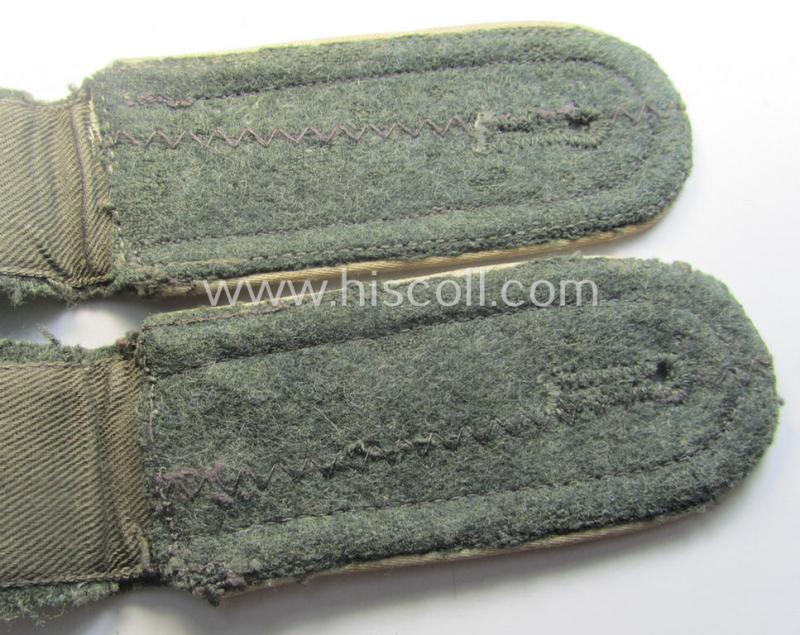 Pair of WH (Heeres) 'M40 o. M43'-pattern NCO-type shoulderstraps: 'Unteroffizier eines Infanterie-Rgts.'
