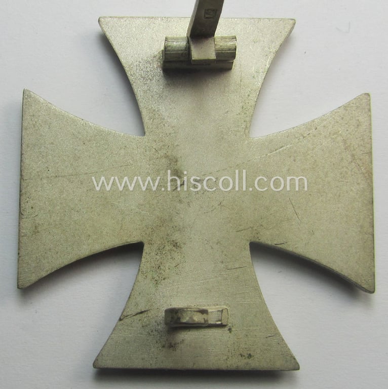 'Dual'-maker-marked, 'Eisernes Kreuz 1. Klasse' (ie. Iron Cross 1st class) being an (I deem) mid-war-period produced: 'L/52'- and/or: '20'- (ie. by 'C.F. Zimmermann'-marked-) example and that comes complete in its specific etui as issued