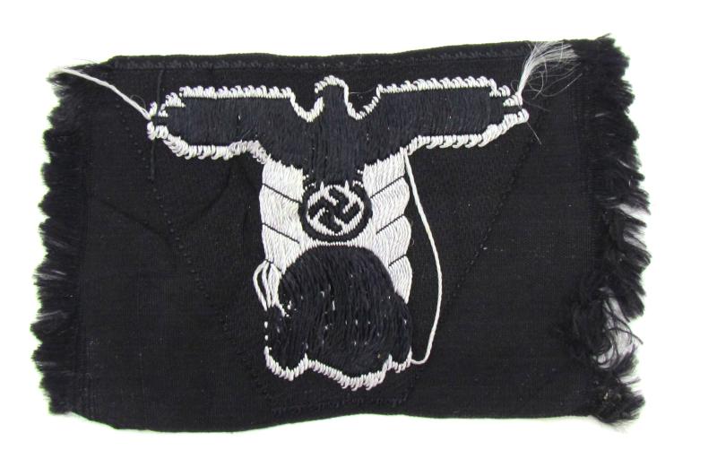 Waffen-SS Panzer ‘BeVo’ trapezoid M43 cap insignia