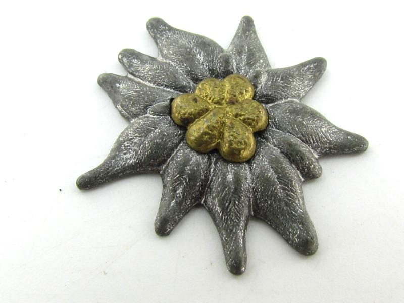 Wehrmacht Gebirgsjäger edelweiss for visor cap ‘Schirmmütze’
