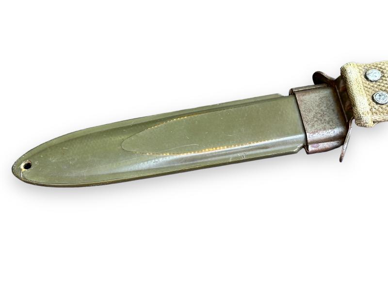 U.S M3 Fighting Knife in M8 Scabbard