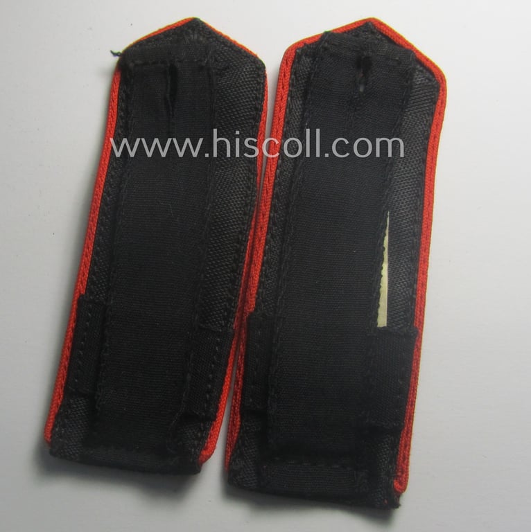 Superb - fully matching and rarely found! - bright-red-piped and neatly 'cyphered': 'Allgemeine' HJ ('Hitlerjugend') shoulderstraps as was intended for - and worn by! - a: 'Hitlerjunge' serving within the: 'RFS' (or: 'Reichsfinanzschule')