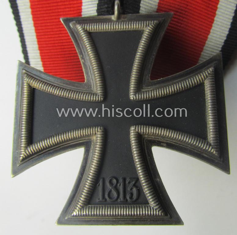 'Einzelspange' (ie. single-pieced medal-bar) showing an Iron Cross 2nd class (or: 'Eisernes Kreuz 2. Klasse') by a (by me) unidentified maker