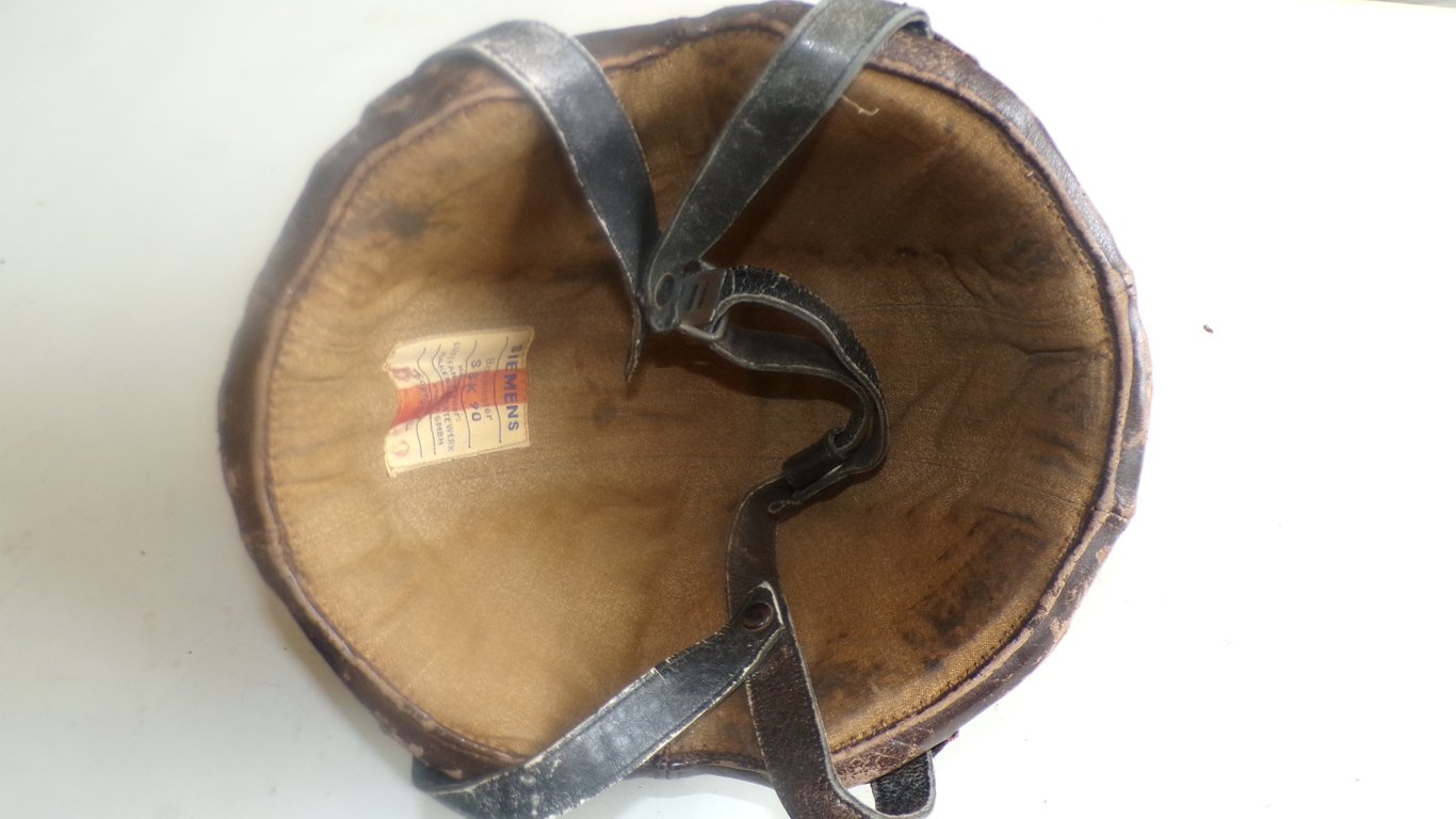 Rare, Complete Luftwaffe SSK 90 helmet