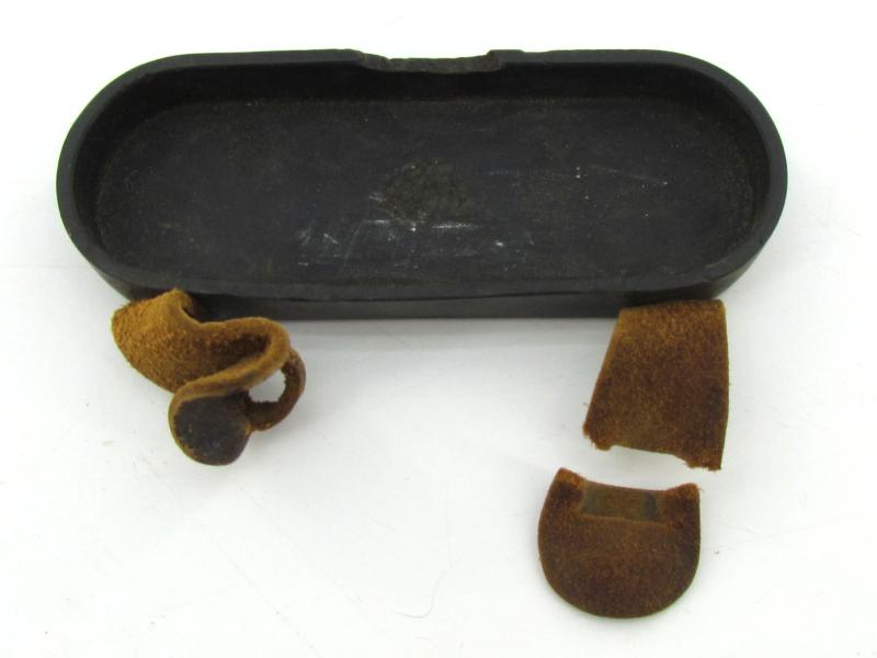 Wehrmacht tan colored binoculars ‘Dienstglas’ 6×30 by CAG