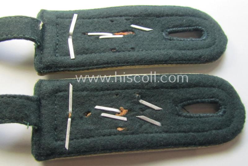 Pair of WH (Heeres), early- (ie. pre-) war-period, 'M36 o. M40'-pattern, neatly 'cyphered') NCO-type shoulderstraps as intended for a: 'Feldwebel und Mitglied des Uffz.-Schule Sigmaringen'