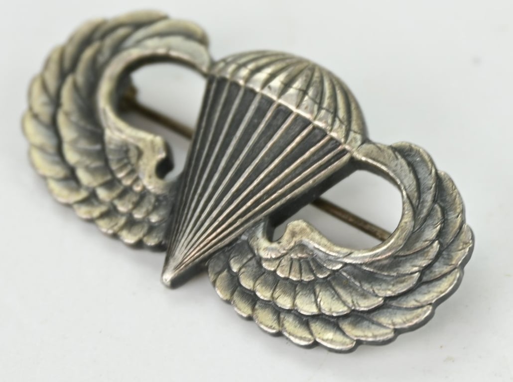 US WW2 paratrooper Jumpwing 'Robbins & Co.'