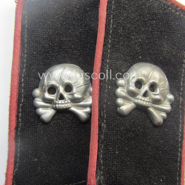 Stunning - and fully matching! - pair of mid- (ie. later-) war-period, WH (Heeres) bright-pink-piped 'Panzer'-collar-tabs (ie. 'Kragenspiegel') each having a zinc-based and 'two-pronged' skull-device (ie. 'Totenkopf') period-attached