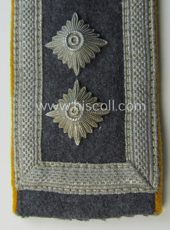 Attractive - albeit regrettably single! - WH (Luftwaffe) NCO-type shoulderstrap as piped in the golden-yellow- (ie. 'goldgelbener'-) coloured branchcolour as was intended for an: 'Oberfeldwebel der Flieger o. Fallschirmtruppen'