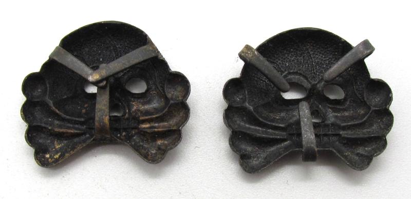 Wehrmacht (Heer) Panzer collar tab skull set