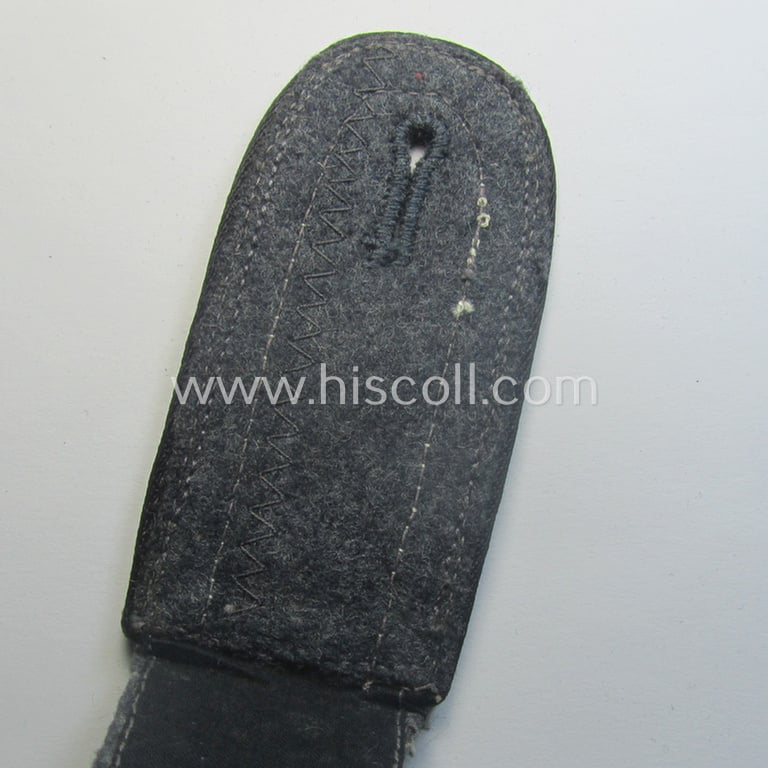 Single, WH (Luftwaffe) NCO-type shoulderstrap as was intended for usage by an: 'Unteroffizier einer Bau- o. Pionier-Abtgs.'