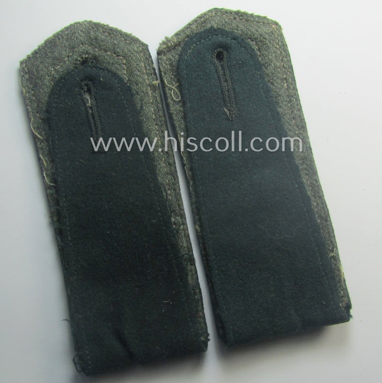 Minimally moth-damaged pair of WH (Heeres), neatly 'cyphered' ('M36'- ie. 'M40'-pattern and/or pointed-style) NCO-type shoulderstraps for an: 'Unterwachtmeister des Artillerie-Rgts. 30'