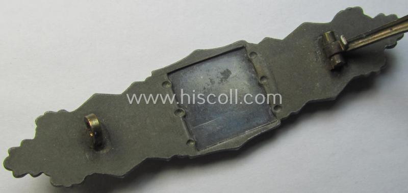 Superb, 'Nahkampfspange in Bronze' (or: bronze-class close-combat clasp ie. CCC) being a non-maker-marked- and/or minimally converse-shaped so-called: 'six-dot'-specimen as was produced by a to date unidentified maker- (ie. 'Hersteller')