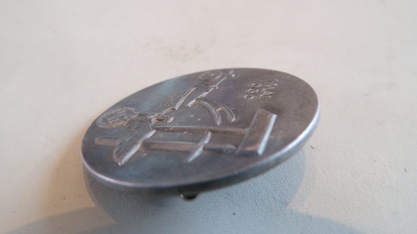Original 1936 Tag der Arbeit National Labor Day Tinnie - Carl Wild Hamburg