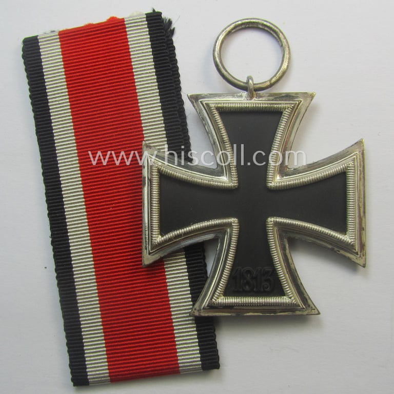 'Eisernes Kreuz II. Klasse' being a (typical) non-maker-marked example by a (by me) unidentified maker (ie. 'Hersteller')