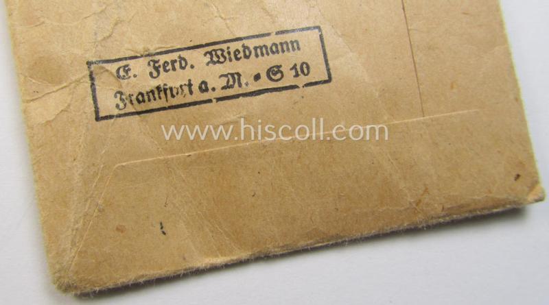 Attractive medal-set: 'Medaille für Deutsche Volkspflege'  being a typical non-maker-maker-marked specimen that comes packed in its original pouch of issue by the: 'E. Ferd. Wiedmann'-company as issued and/or recently found