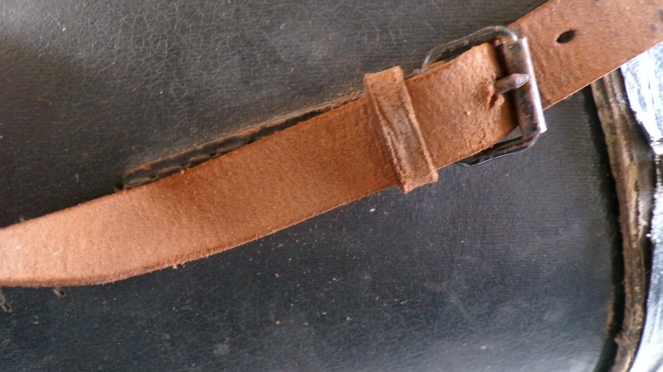 Rare 1860 / 1870 High pickelhaube / helmet case