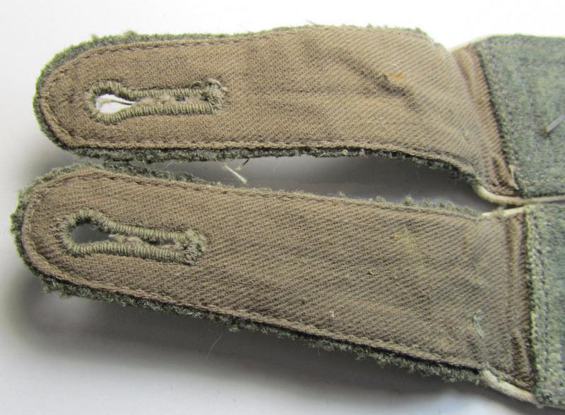 Superb - and fully matching! - pair of neatly 'cyphered', WH (Heeres) 'M41/M43'-pattern shoulderstraps as was intended for usage by a: 'Feldwebel des Infanterie-Rgts. 462' and that comes as recently found