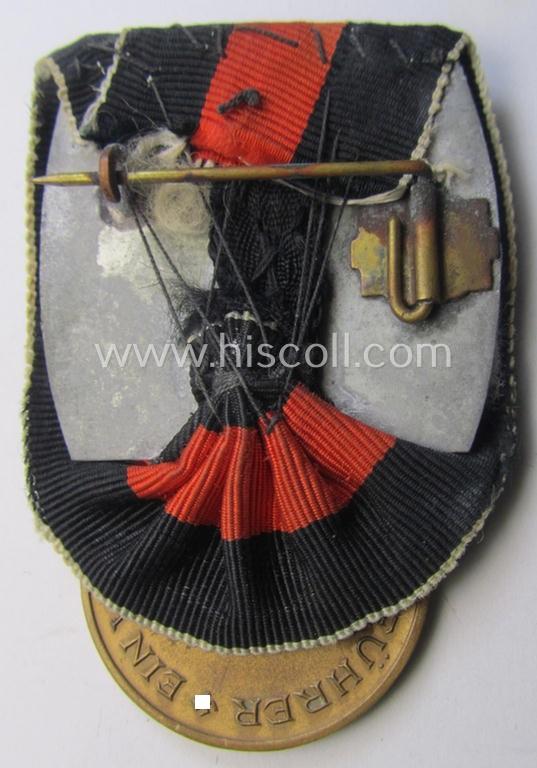 Bright golden-toned WH (Heeres o. KM etc.) so-called: 'Einzelspange' showing a WH Czech 'Anschluss'- (ie. occupation-) medal: '1 October 1938'