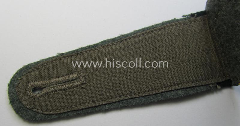 Single, early-war-period so-called: 'M36 o. M40'-pattern WH (Heeres) NCO-type shoulderstrap as piped in the bright-yellow-coloured branchcolour as was intended for usage by an: 'Unteroffizier der Nachrichten-Truppen'
