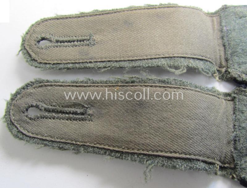 Neat - and fully matching! - pair of early- (ie. mid-) war-period so-called: 'M40 o. M43'-pattern, WH (Heeres) NCO-type shoulderstraps as piped in the black- (ie. 'schwarzer'-) coloured branchcolour as intended for an: 'Uffz. der Pionier-Truppen...