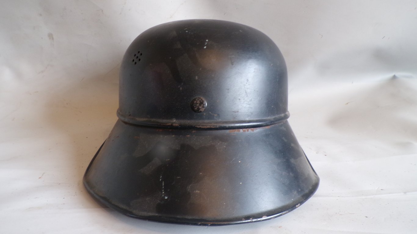 6-Vent Luftschutz Helmet – Factory Error