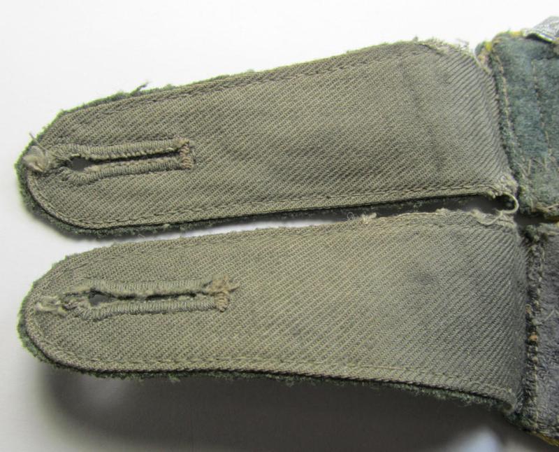 Fully matching - and scarcely seen! - pair of WH (Heeres) NCO-type (ie. 'M40-/M43'-pattern) shoulderstraps as was intended for usage by a: 'Feldwebel u. Offiziers-Anwärter eines Heeres Nachrichten-Abteilungs'
