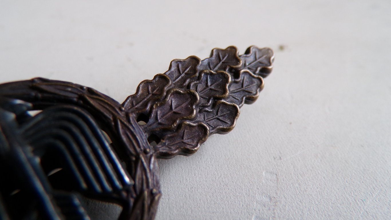 Frontflugspange für Jäger in Bronze