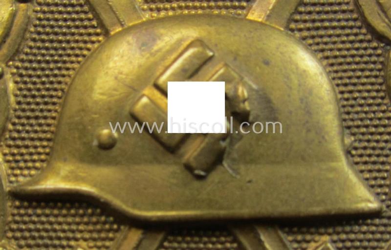 Attractive - luxuriously-styled albeit clearly used- and/or worn! - 'Verwundeten-Abzeichen in Gold' being a typical maker- (ie. '30'-) marked- and/or: 'Buntmetall'-based example as was produced by the Austrian maker: 'Hauptmünzamt Wien'