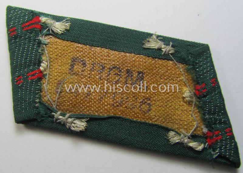 Superb, pair of WH (Heeres) later-war-pattern, officers'-type collar-tabs (ie. 'Kragenspiegel für Offiziere') as entirely executed in 'BeVo'-weave pattern as was intended for an officer serving within the: '(Sturm)Artillerie-Truppen'