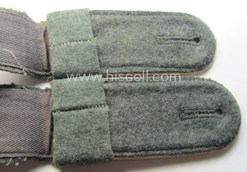 Pair of WH (Heeres) 'M41 o. M43'-pattern, EM-type shoulderstraps with its accompanying 'Überschube'-pair: 'Sld. des Inf.-Rgts. 129'