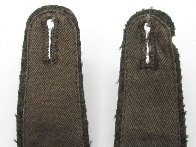 Wehrmacht (Heer) M40 Feldwebel Artillery.(Offiziersanwärter) shoulder boards