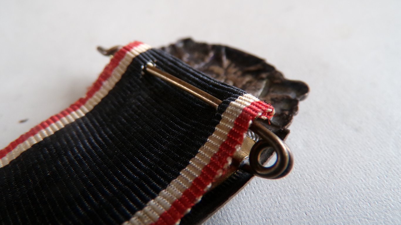 Bayer Kriegerbund membership badge 1874