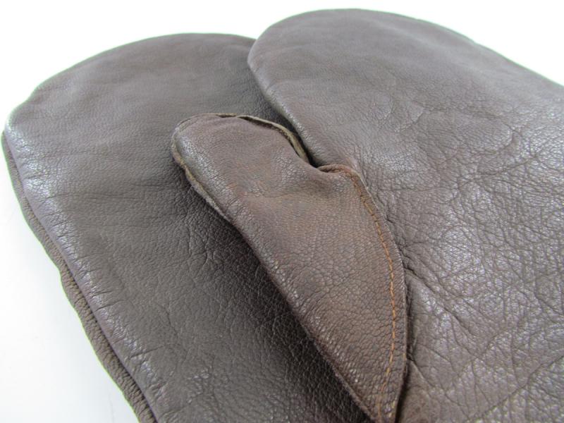 WH/SS Leather Gloves Maker Marked