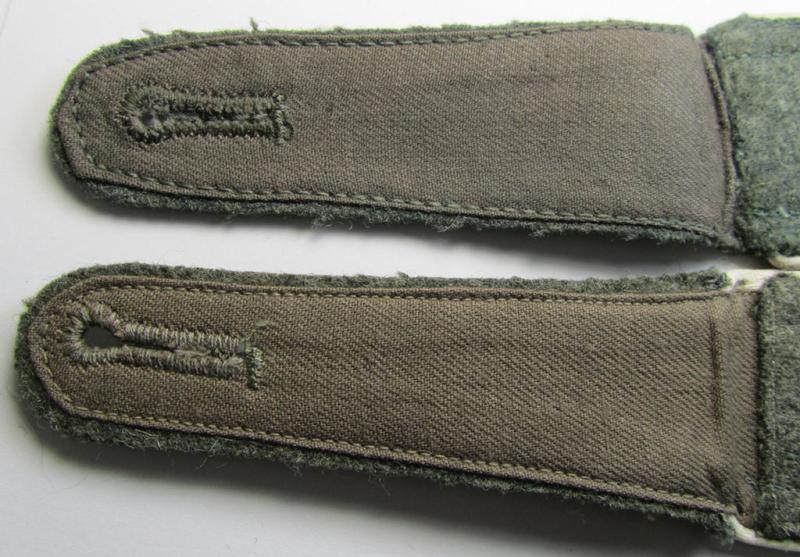 Attractive - albeit minimally mis-matched - pair of WH (Heeres) NCO-type (ie. 'M40-/M43'-pattern) shoulderstraps as piped in the white- (ie. 'weisser'-) coloured branchcolour as was intended for usage by an: 'Unteroffizer eines Infanterie-Regime...