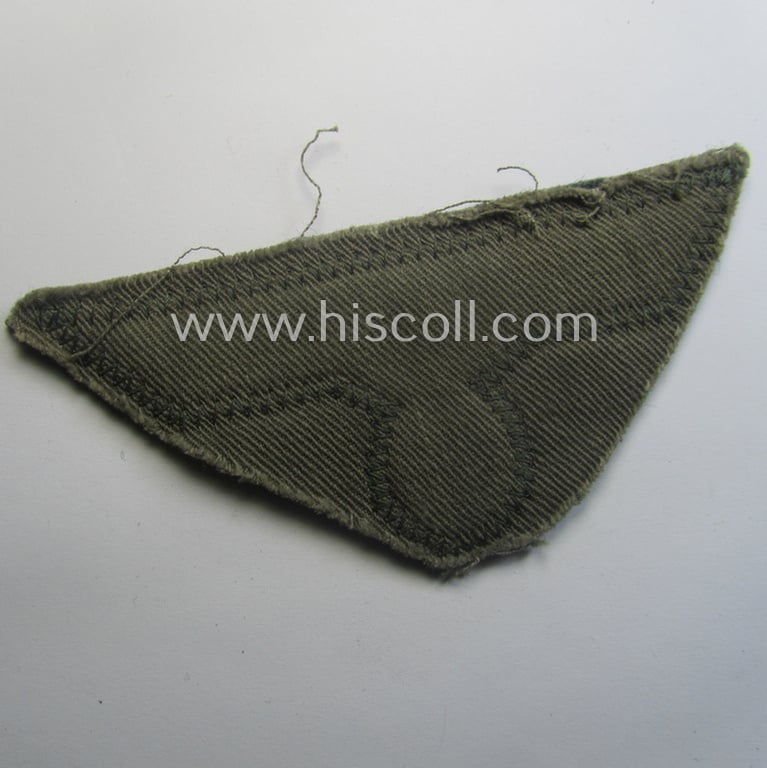 'Cut-out of a tunic' - WH (Heeres) EM- (ie. NCO-) type breasteagle (ie. 'Brustadler für Mannschaften und Unteroffiziere des Heeres')