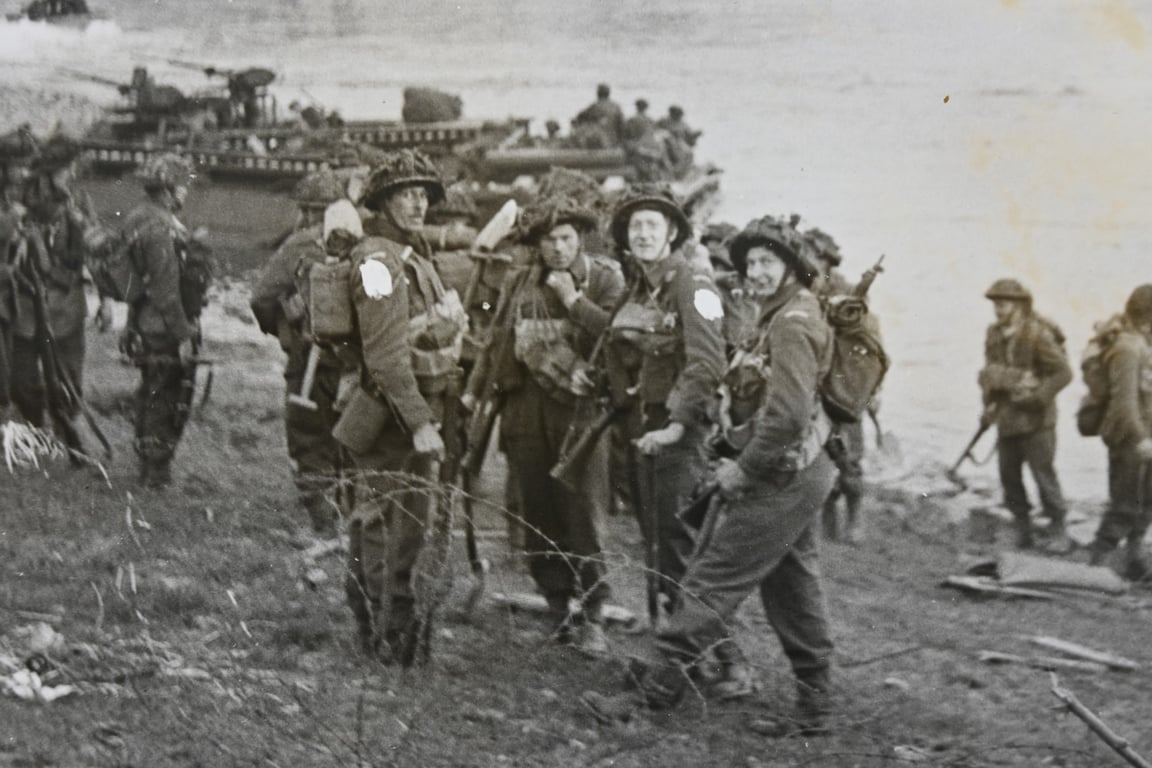 British WW2 Press Photo 'Rhine Crossing'