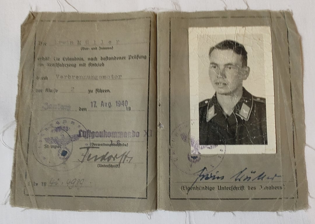 Wehrmacht - Führerschein issued to a Luftwaffe (Fallschirmjager) medic